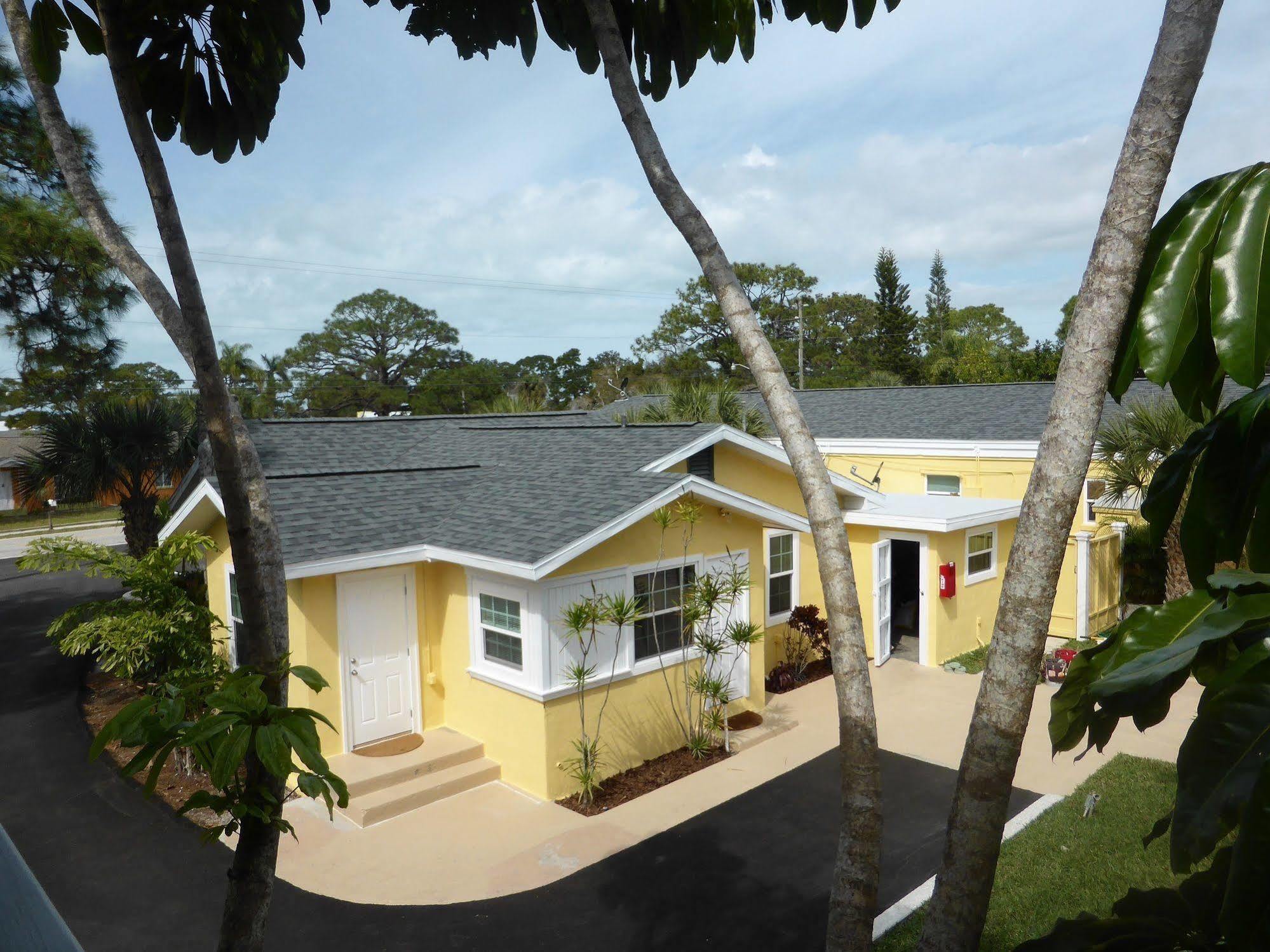 Englewood Bay Motel Esterno foto