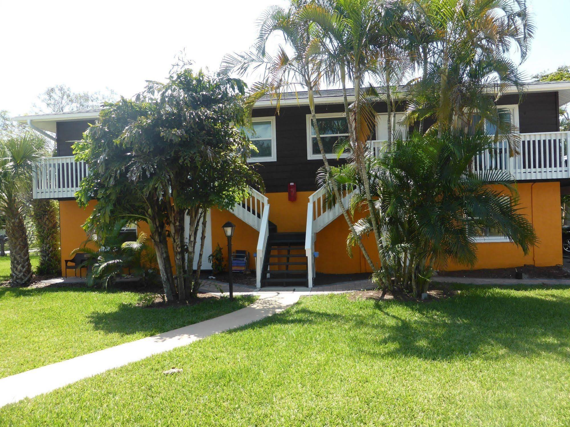 Englewood Bay Motel Esterno foto